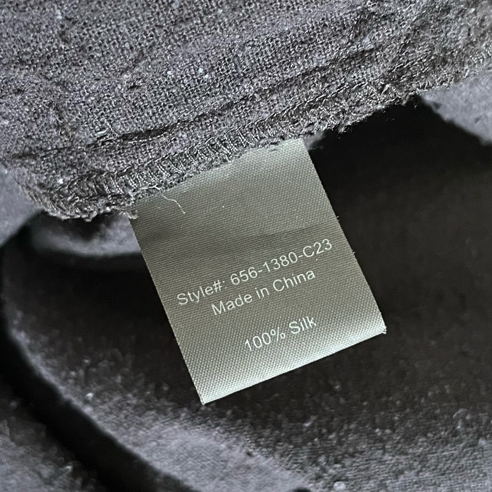 JENNI KAYNE | Bestselling Raw Silk Pleated High Waisted Short in Black | Size 12 - Picture 11 of 12